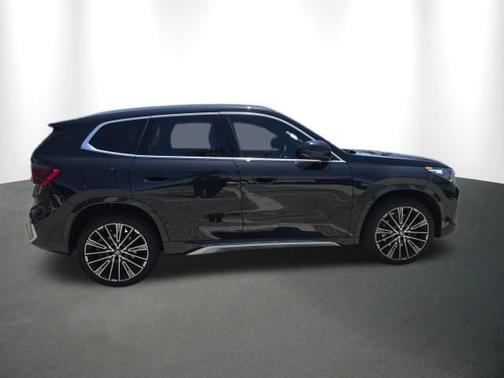 Black Sapphire Metallic 2025 BMW X1 xDrive28i
