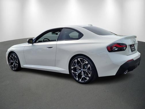 2025 BMW 230 230i
