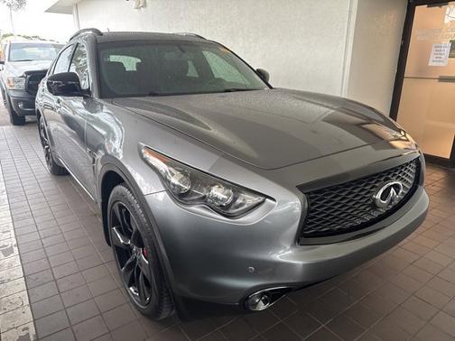2016 INFINITI QX70 Base