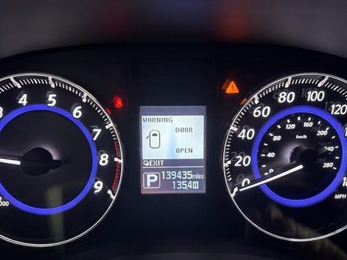 2016 INFINITI QX70 Base