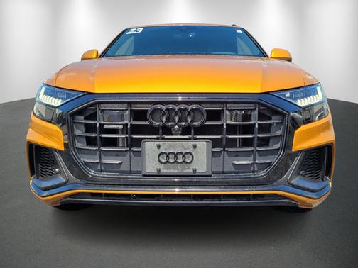 2023 Audi Q8 Premium Plus