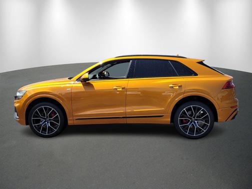 2023 Audi Q8 Premium Plus
