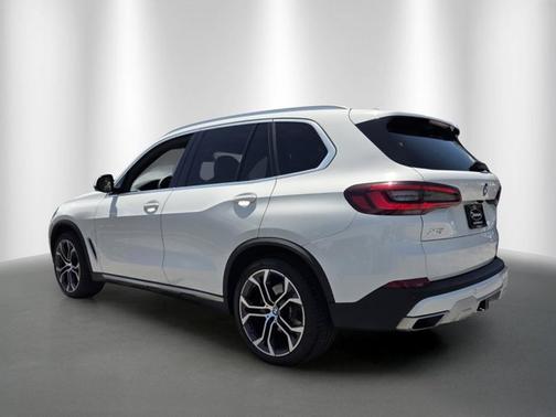 Alpine White 2021 BMW X5 sDrive40i