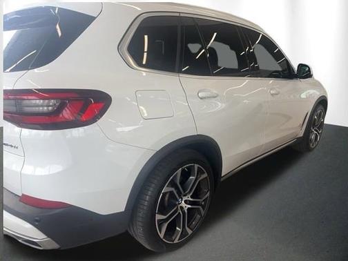 Alpine White 2021 BMW X5 sDrive40i