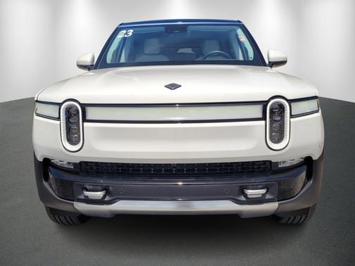 2023 Rivian R1S Adventure