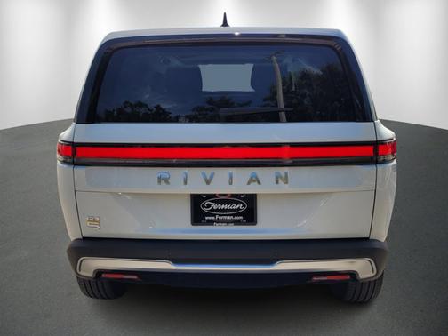 2023 Rivian R1S Adventure
