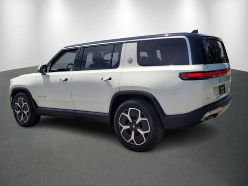 2023 Rivian R1S Adventure