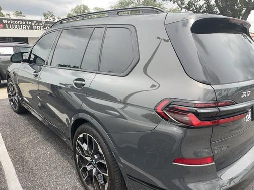 2024 BMW X7 M60i