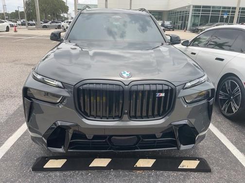 2024 BMW X7 M60i