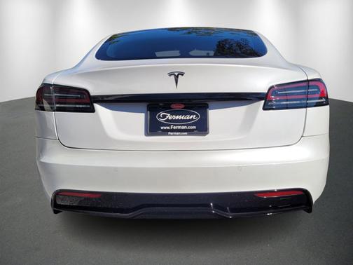 2022 Tesla Model S Base
