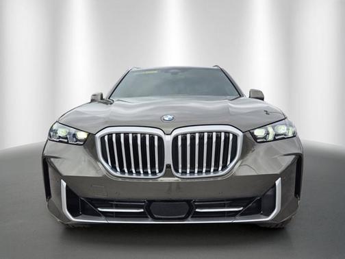 Manhattan Green Metallic 2026 BMW X5 xDrive40i