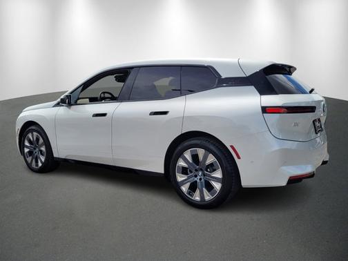 2026 BMW iX xDrive45