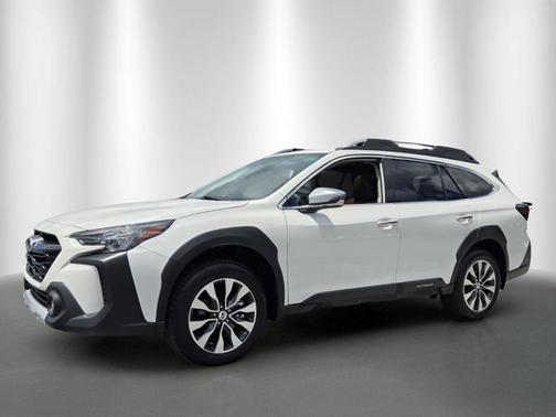 Crystal White Pearl 2025 Subaru Outback Touring XT