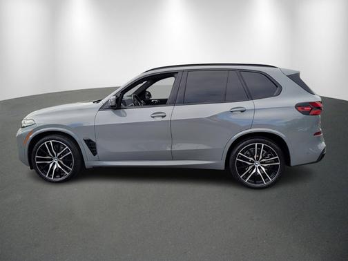 2024 BMW X5 M60i