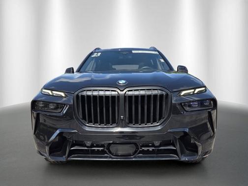 Black Sapphire Metallic 2023 BMW X7 xDrive40i