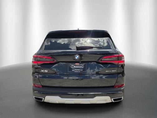 Black Sapphire Metallic 2020 BMW X5 sDrive40i