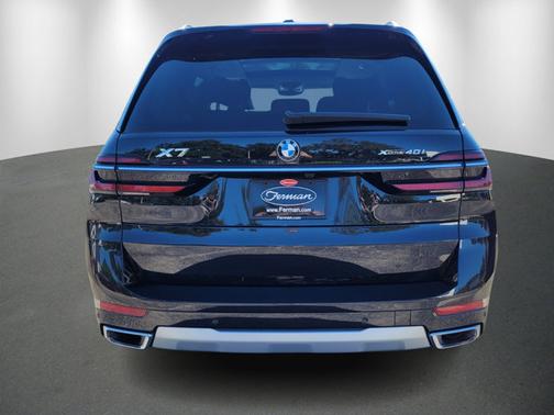 2025 BMW X7 xDrive40i