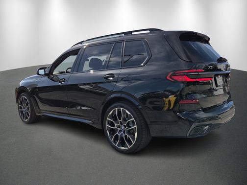 2026 BMW X7 M60i