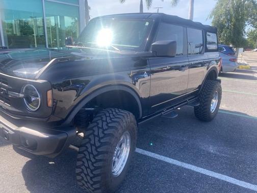 2022 Ford Bronco Black Diamond