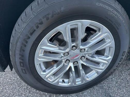 2024 GMC Yukon XL SLT