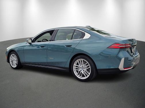 2024 BMW 530 530i