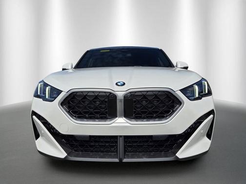 Mineral White Metallic 2026 BMW X2 xDrive28i