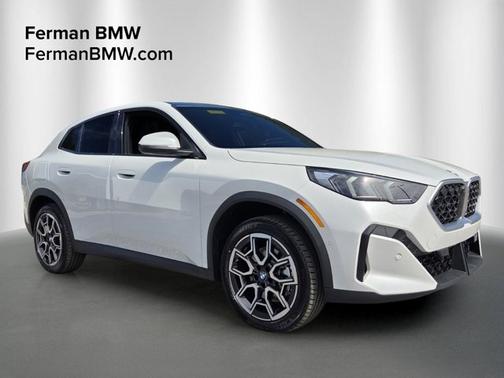 Mineral White Metallic 2026 BMW X2 xDrive28i