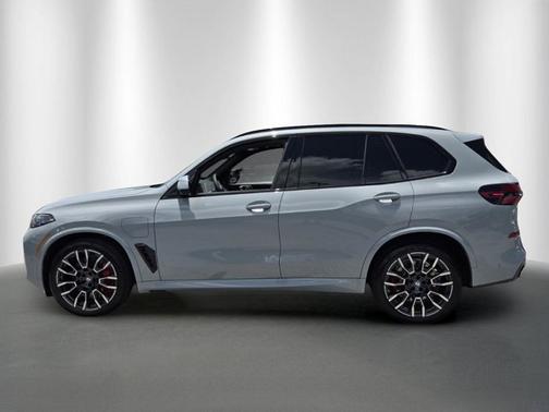 Brooklyn Grey Metallic 2026 BMW X5 xDrive50e
