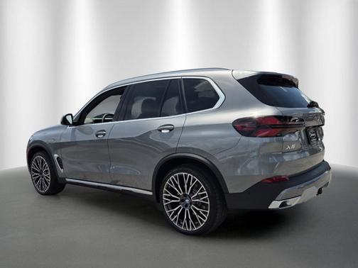 Skyscraper Grey Metallic 2026 BMW X5 sDrive40i