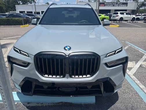 2025 BMW X7 xDrive40i