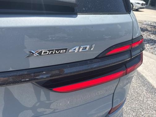 2025 BMW X7 xDrive40i