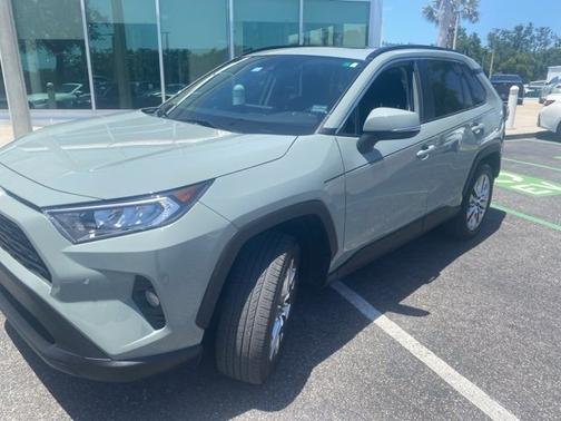 2020 Toyota RAV4 XLE Premium