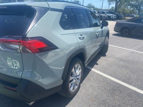 2020 Toyota RAV4 XLE Premium