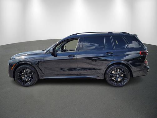 2025 BMW X7 M60i
