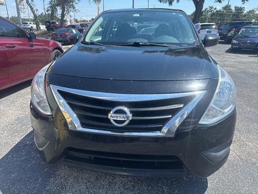 2015 Nissan Versa SV