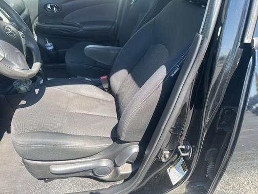 2015 Nissan Versa SV