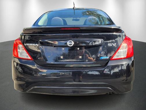 2015 Nissan Versa SV