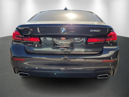 2022 BMW 540 540i