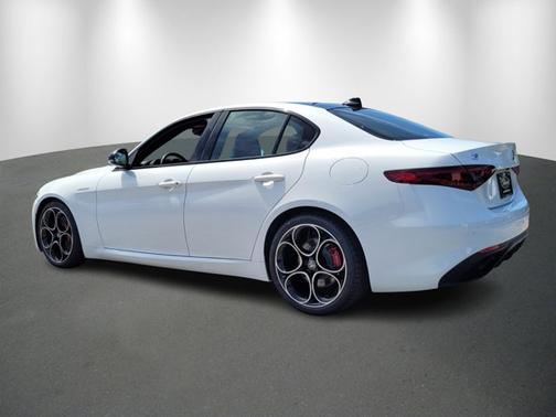 2022 Alfa Romeo Giulia Veloce