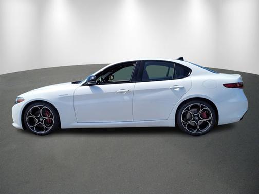 2022 Alfa Romeo Giulia Veloce