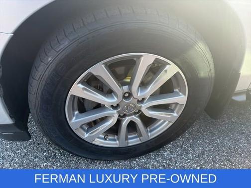 2016 Nissan Pathfinder SV