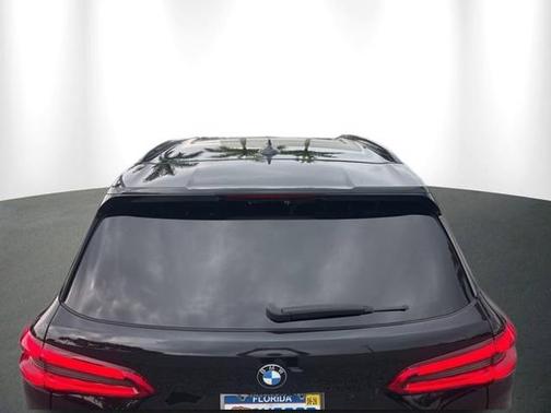 Black Sapphire Metallic 2020 BMW X5 M50i