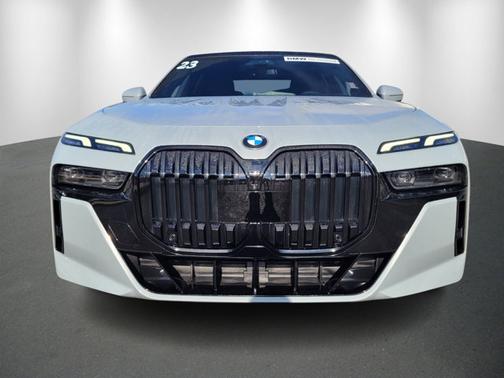 2023 BMW 740 740i