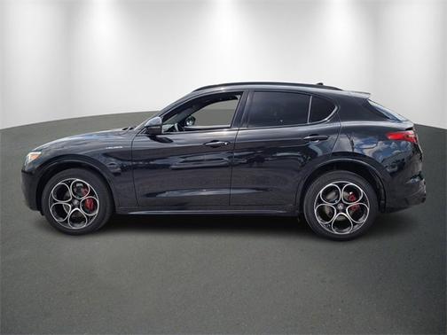 2022 Alfa Romeo Stelvio Veloce