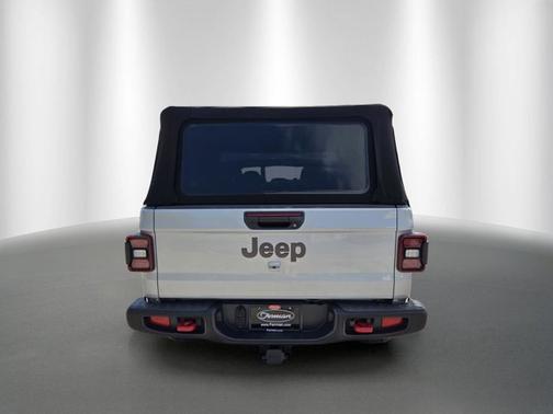 Silver Zynith Clearcoat 2022 Jeep Gladiator Rubicon