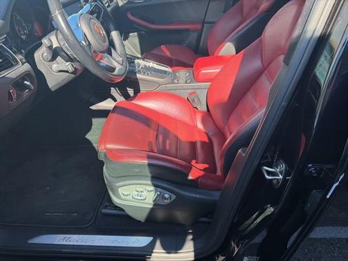 2017 Porsche Macan Turbo