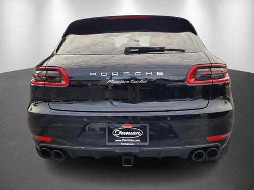 2017 Porsche Macan Turbo