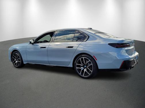 2025 BMW 740 740i xDrive