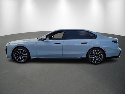 2025 BMW 740 740i xDrive