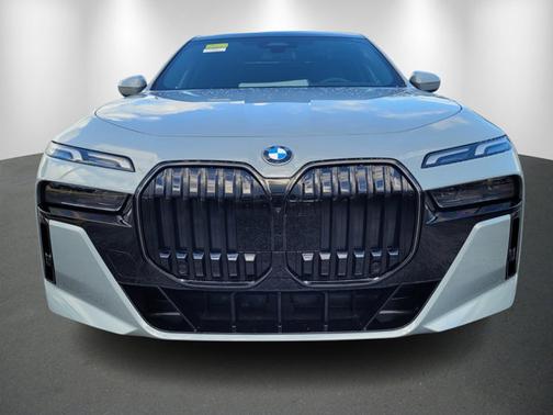 2025 BMW 740 740i xDrive